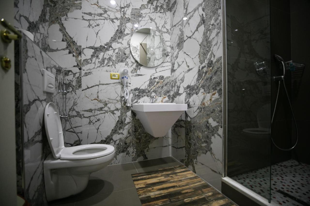 Hotel Lotus Тирана Екстериор снимка